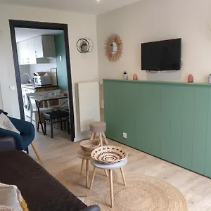 Charmant logement vue mer avec chambre et terrasse Appartement